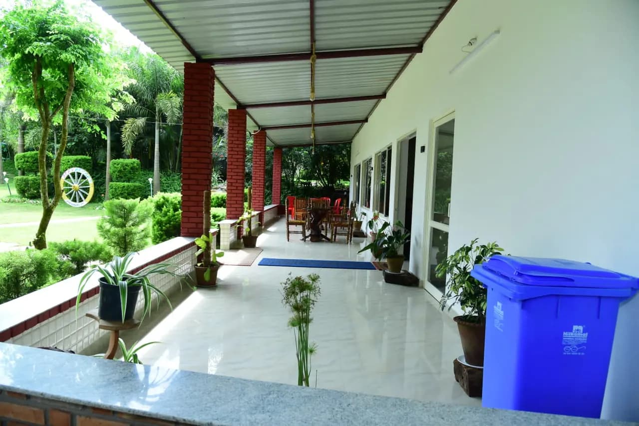 The long verandah running the length of the cottage block